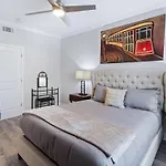Vcay - Modern 5 Bedroom Near French Quarter!